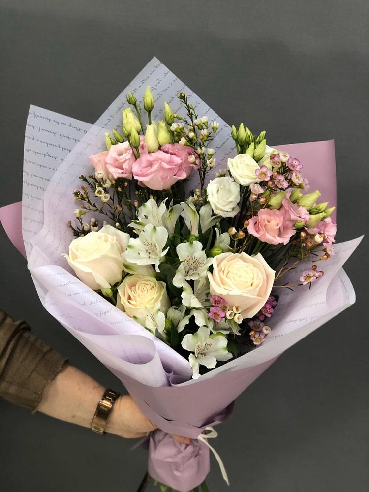 Букет цветов из: Альстромерии, Розы и Лизиантусы в Старокорсунской