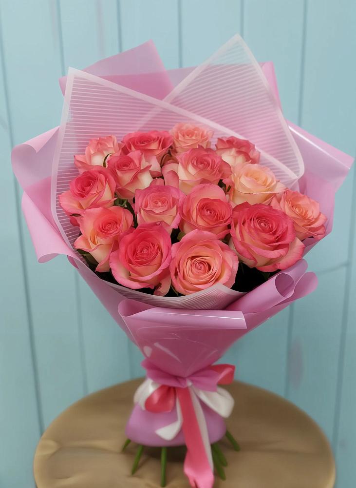 Букет 15 Розовых роз Равель в Старокорсунской