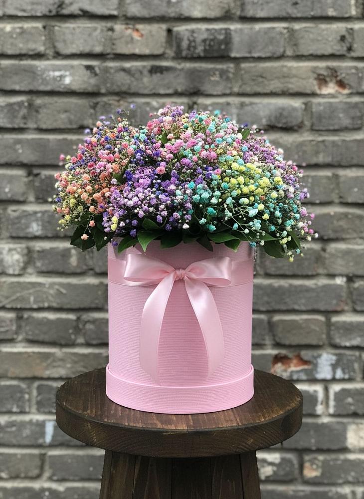 Цветочная композиция из Гипсофила и Розы в шляпной коробке в Старокорсунской