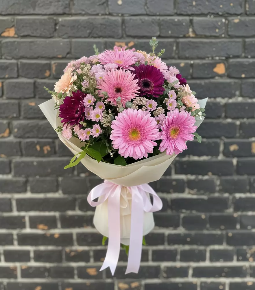 Букет цветов из: Герберы и Хризантемы в Старокорсунской