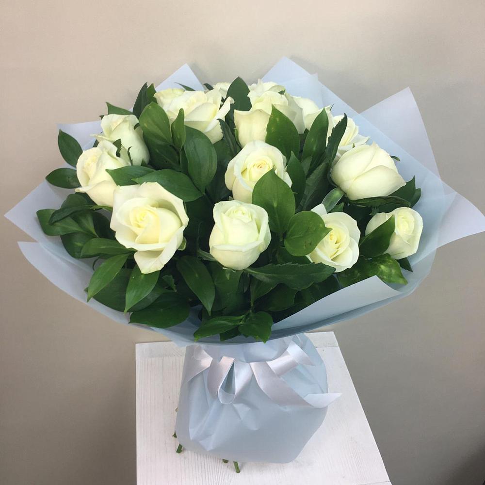 Букет 15 Белых роз Проуд в Старокорсунской