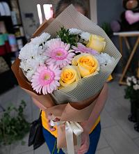 Букет цветов из:  Герберы, Розы и Хризантемы в Старокорсунской