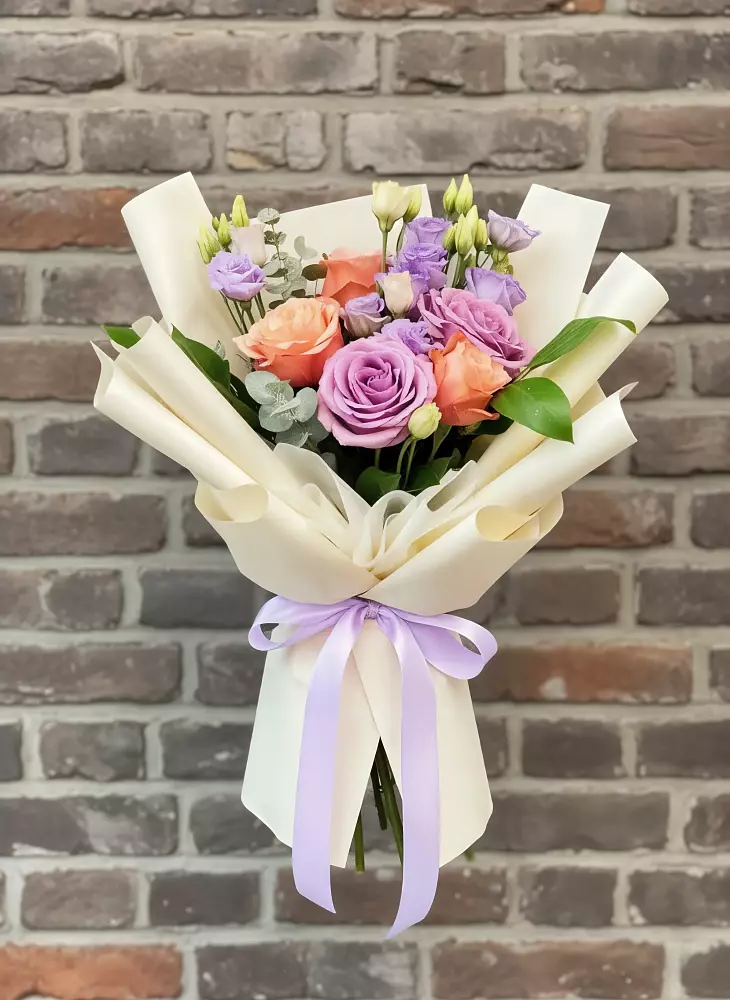 Букет цветов из: Лизиантусы и Розы в Старокорсунской