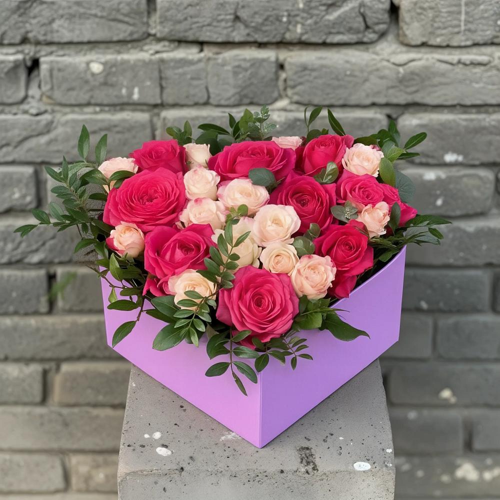 Цветочная композиция из Розы в коробке в Старокорсунской