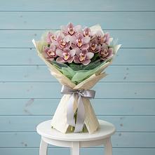 Букет цветов из:  Орхидеи и Розы #REPLACE_PRED# Старокорсунской