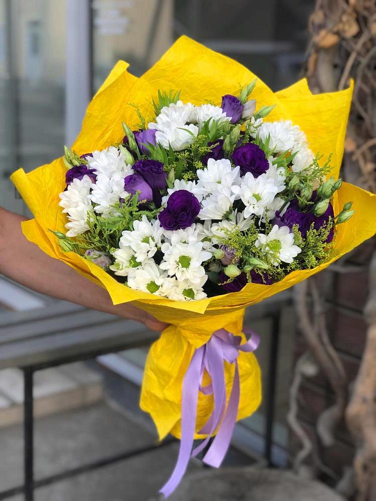 Букет цветов из: Ирисы, Хризантемы и Ромашки в Старокорсунской