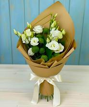 Букет цветов из:  Хризантемы и Лизиантусы в Старокорсунской