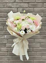 Букет цветов из:  Гвоздики, Розы, Лизиантусы и Хризантемы в Старокорсунской