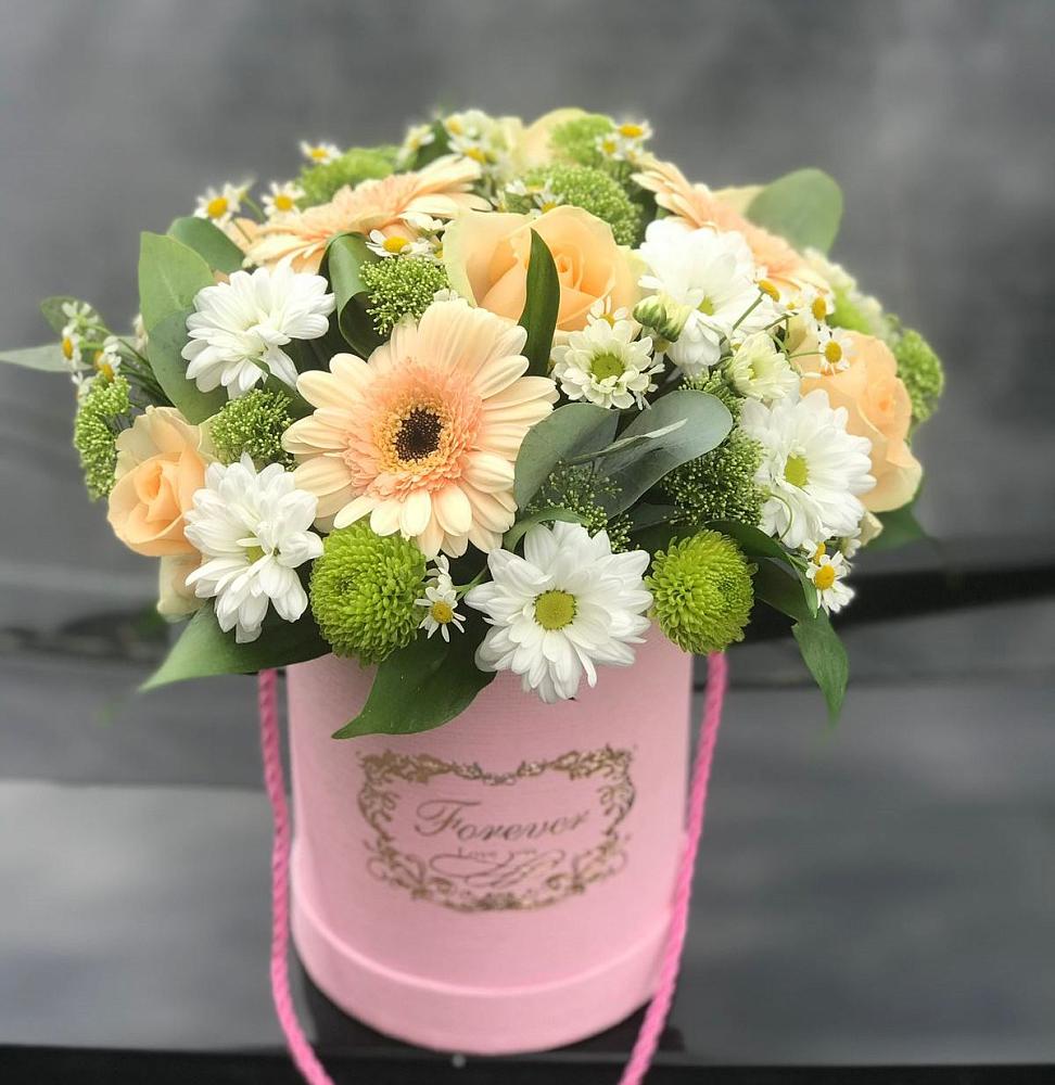 Цветочная композиция из Розы, Герберы и Хризантемы в шляпной коробке в Старокорсунской