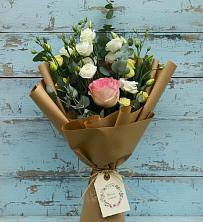 Букет цветов из:  Розы и Лизиантусы в Старокорсунской